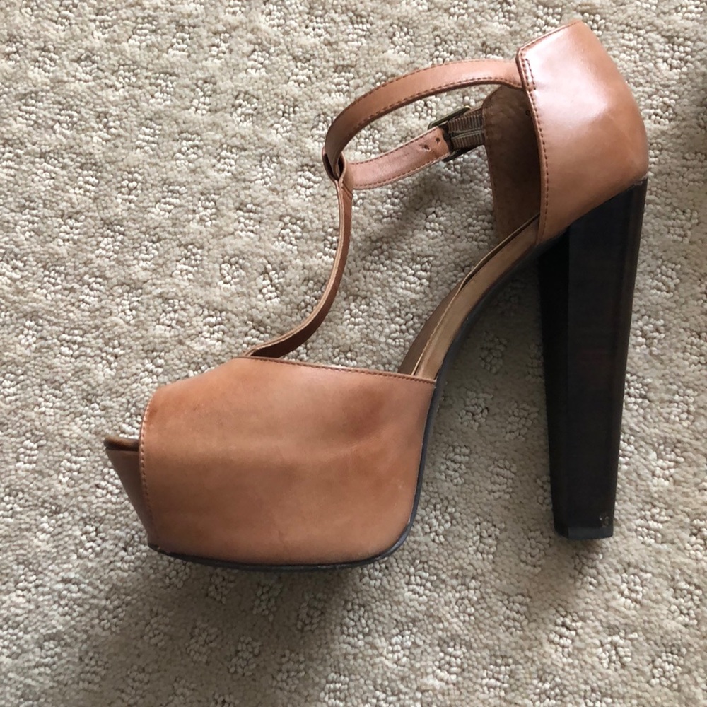 Steve Madden camel leather platform sandals size 9